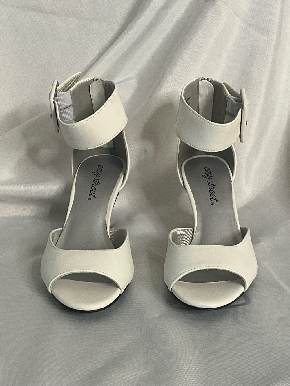 NWT easy street White Open-Toe Ankle Strap Block Heels